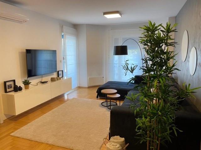 Apartment Lungomare Pula Exterior photo